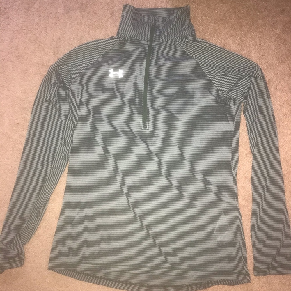 Green stripped light pullover
